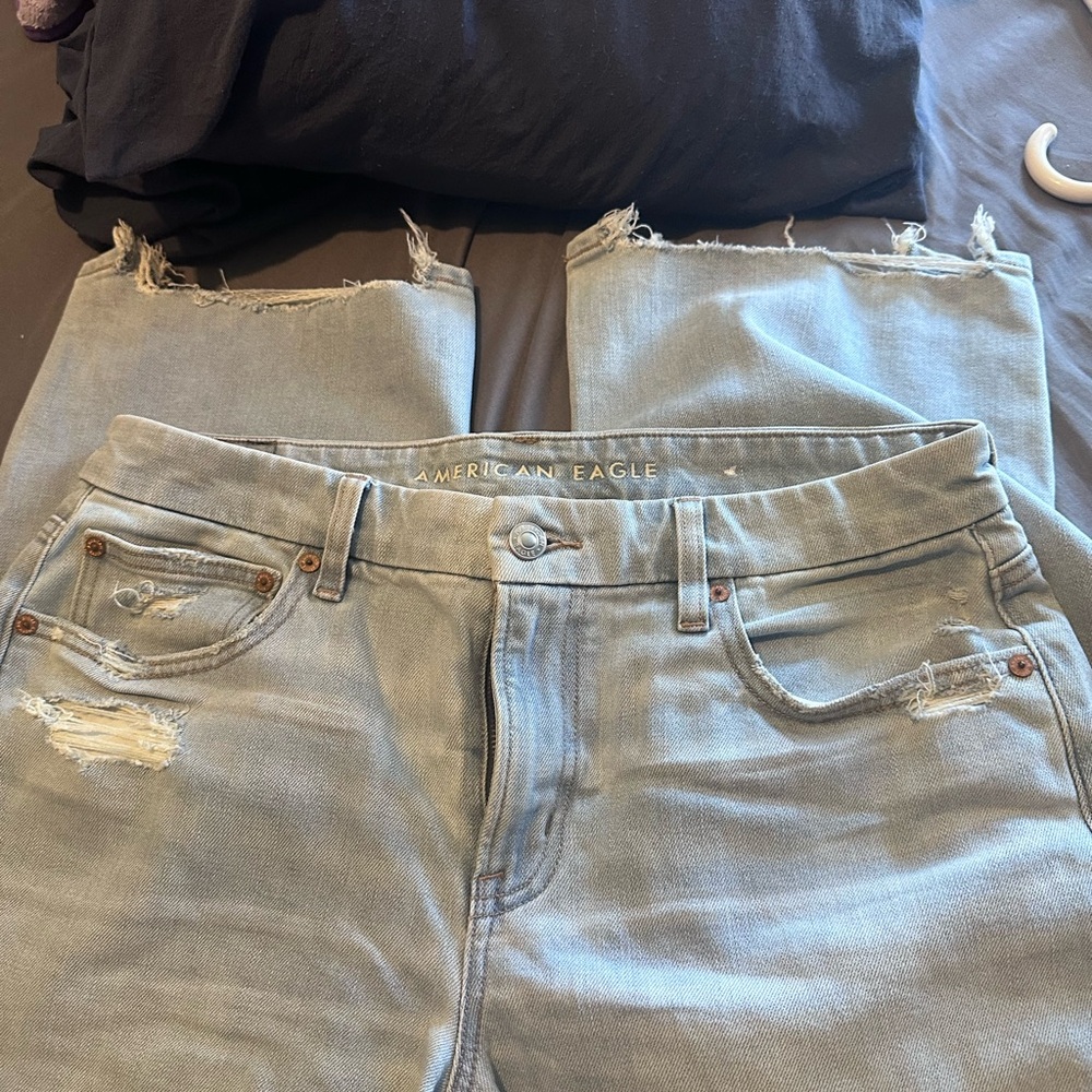 American Eagle Outfitters Women’s Light Blue Distressed Jeans